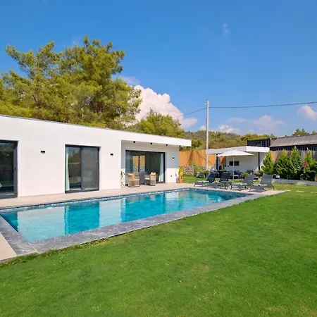 Villa Genis Aileler Icin Korunakli Fethiye